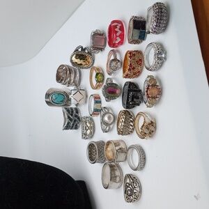 26 assorted rings, assorted sizes